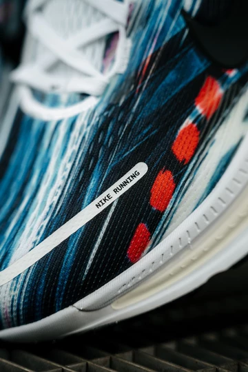Vomero 18 Multicolor - the perfect running shoe for the road