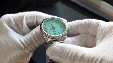 Casio MTP-1302PD-2A2V Tiffany in der hand