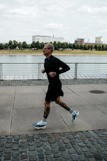 Vomero 18 Multicolor - the perfect running shoe for the road