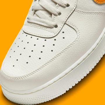 Air Force 1 Low Wear and Tear details toebox