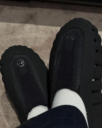 Fragment Nike MIND 001: Futuristischer Slipper mit Fragment-DNA