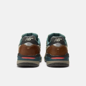 Andrew Reynolds x New Balance 933 Mushroom New Spruce Fersen