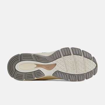 New Balance 990v4 Cream