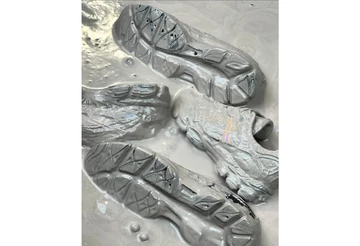 Pleasures x ASICS Gel-NYC im Schlamm