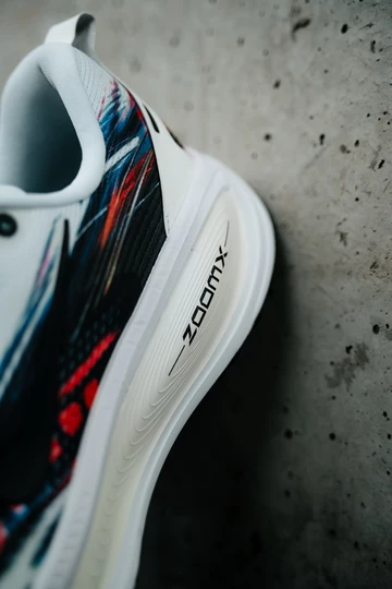 Vomero 18 Multicolor - the perfect running shoe for the road