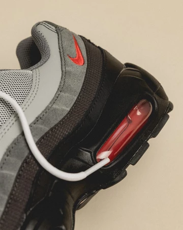 Air Max 95 Black Track Red - Ferse Detail