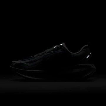 Nike Vomero 18 Multicolor im Dunkeln