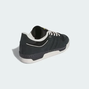 adidas Rivalry 86 Low Black von Hinten