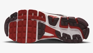 Nike Vomero 5 Mystic Red Sohle