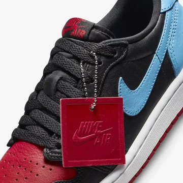 Jordan 1 Low UNC to Chicago details oben