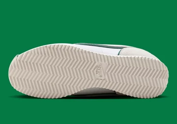 Nike Cortez All Petals United sohle