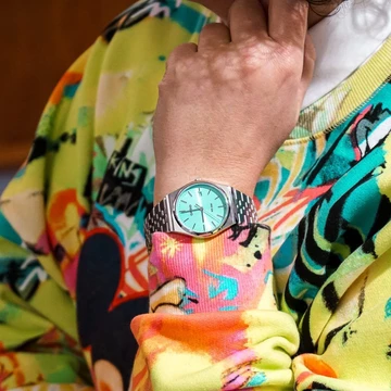 Casio MTP-1302PD-2A2V Tiffany an der Hand