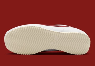 Nike Cortez Red Stardust Sohle