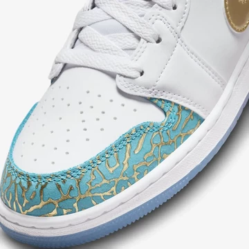 Jordan 1 Mid UNC to Chicago details toebox