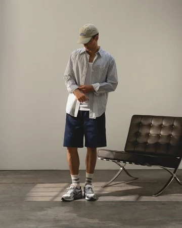 New Balance 860 Silver Royal On Feet Standing