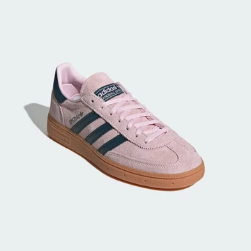 adidas Handball Spezial Clear Pink schräg von vorne