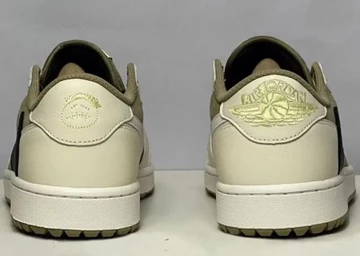 Travis Scott Jordan 1 Low Golf von hinten