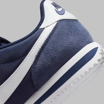 Nike Cortez Midnight Navy details ferses