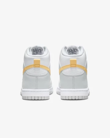 Dunk High Melon Tint von hinten