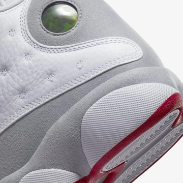 Jordan 13 Wolf Grey Detail Ferse