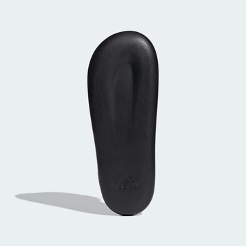 die Sohle der adidas adilette ZPLAASH Core Black