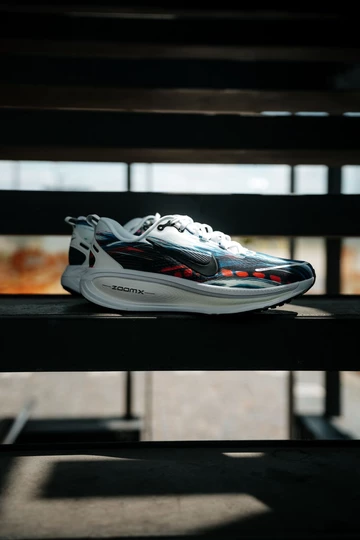 Vomero 18 Multicolor - the perfect running shoe for the road