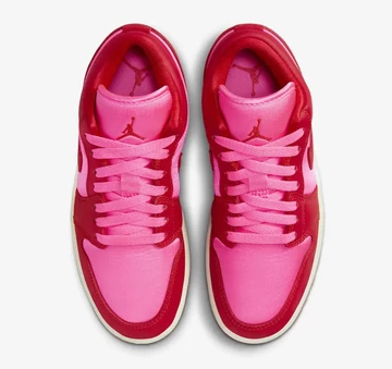 Jordan 1 Low Pink Blast von oben