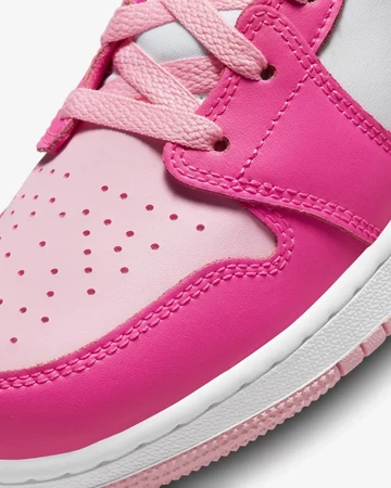 Jordan 1 Mid GS Medium Soft Pink Seite Details Toe Box