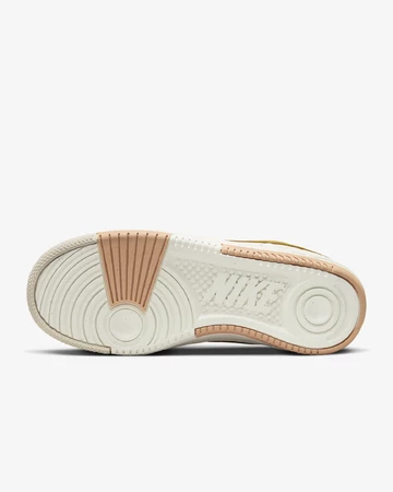 Nike Gamma Force Light Orewood Brown Sohle