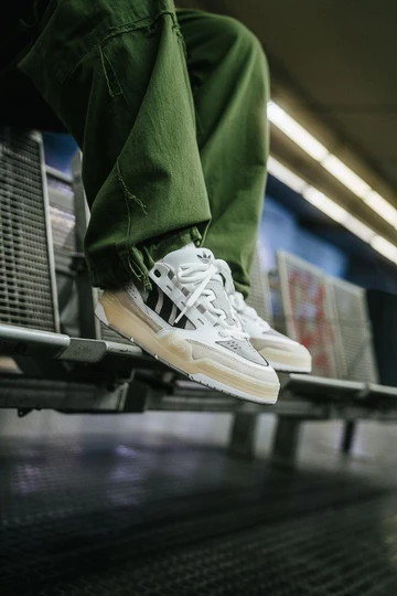 adidas ADI2000 Christopher am Fuß