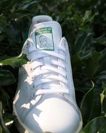 Homer Simpson adidas Stan Smith Lookbook Schuh im Busch