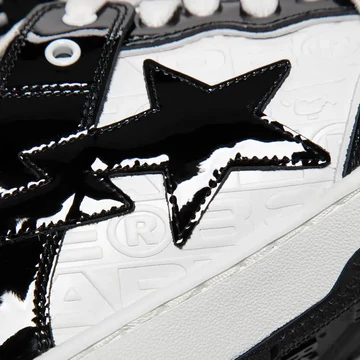 A Bathing Ape SK8 STA Panda Detail Logo