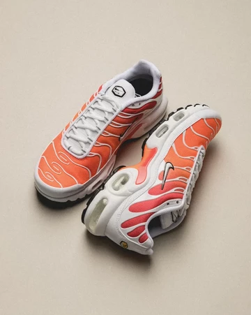 Nike Air Max Plus Ember Glow Motion