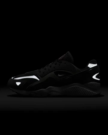 Nike Air Huarache Runner Brown im dunkeln von außen mit 3M