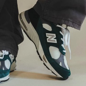 New Balance 991v1 Bright Renaissance Green Detail