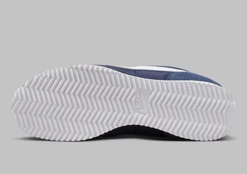 Nike Cortez Midnight Navy Sohle