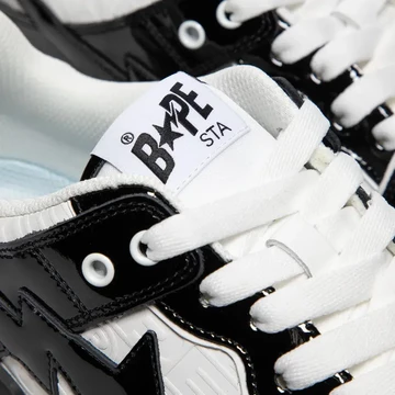 A Bathing Ape SK8 STA Panda Detail Zunge