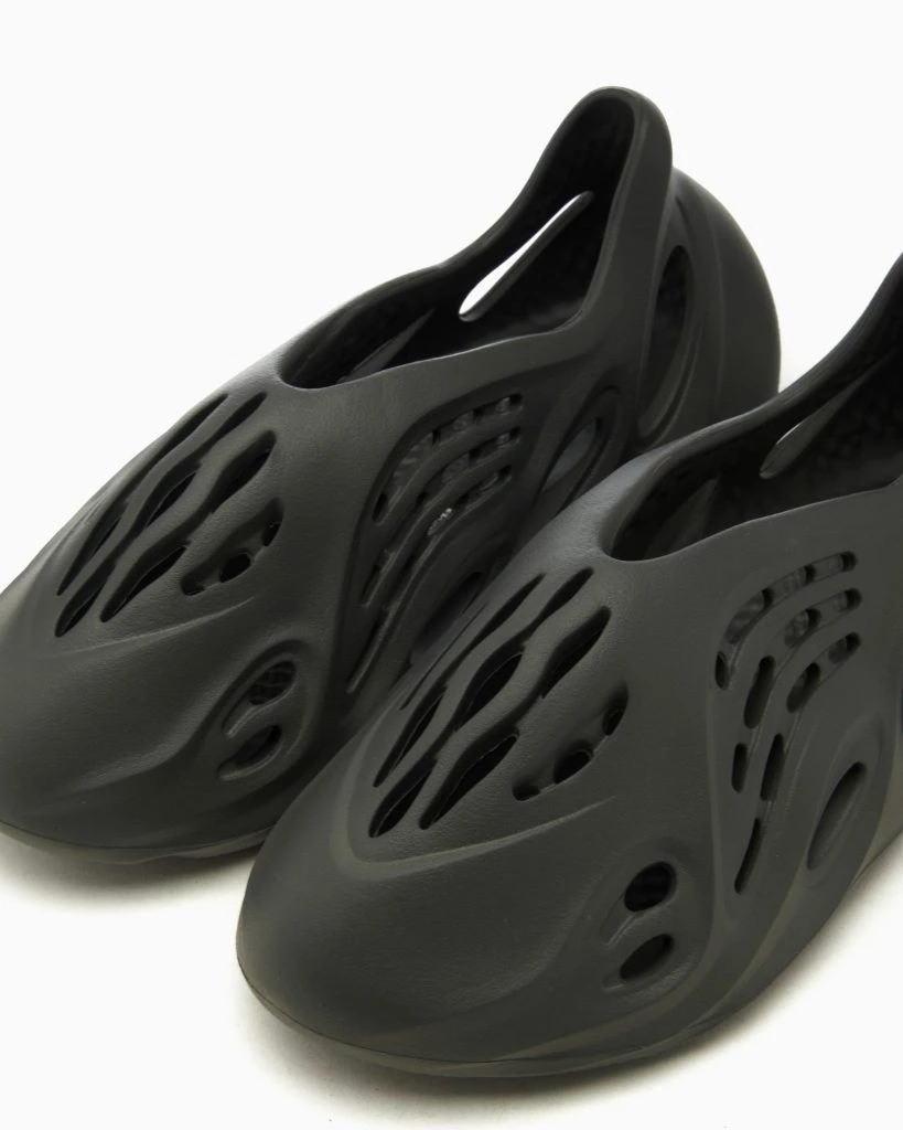 adidas Yeezy Foam Runner Carbon IG5349 | Dead Stock