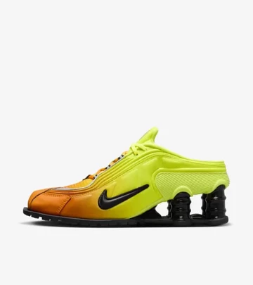 Martine Rose Nike Shox MR4 Safety Orange Seite außen