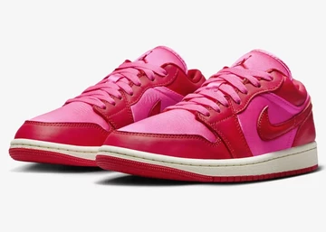 Jordan 1 Low Pink Blast schräg