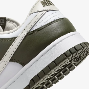 Dunk Low White Oil Green Detail Ferse