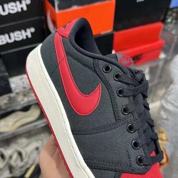Jordan 1 AJKO Low Bred Leak Bild vom Swoosh