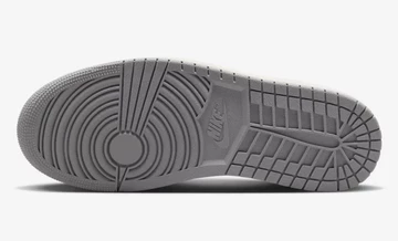 Jordan 1 Low OG Atmosphere Grey Sohle