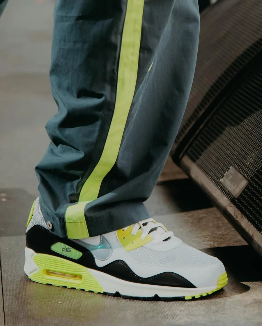 Patta x Nike Air Max 90 Waves Cyber HF8814-001 Dead Stock