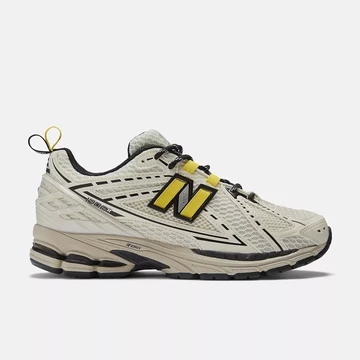 GANNI New Balance 1906R Erget Außenseite