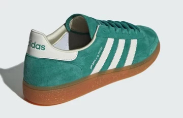 Sporty & Rich adidas Handball Spezial Green leicht schräg von hinten