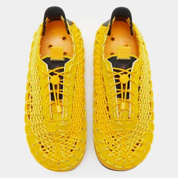 Nike ACG Watercat University Gold von oben