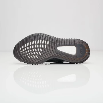 adidas Yeezy Boost 350v2 Core Black Red Sohle