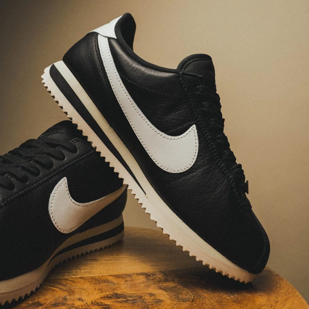 Nike cortez ultra black sail hotsell