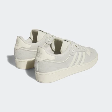 adidas Rivalry Low Orbit Grey schräg von hinten